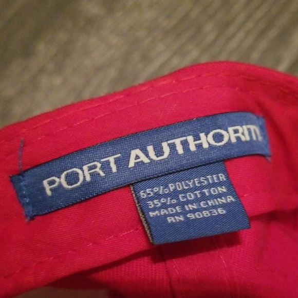 "Searcher" red hat - Picture 3 of 4